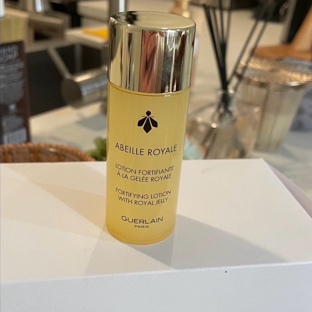 GUERLAIN ABEILLE ROYALE AGE-DEFYING PROGRAMME 6 PIECE SET W/ BAG - Picture 5 of 15